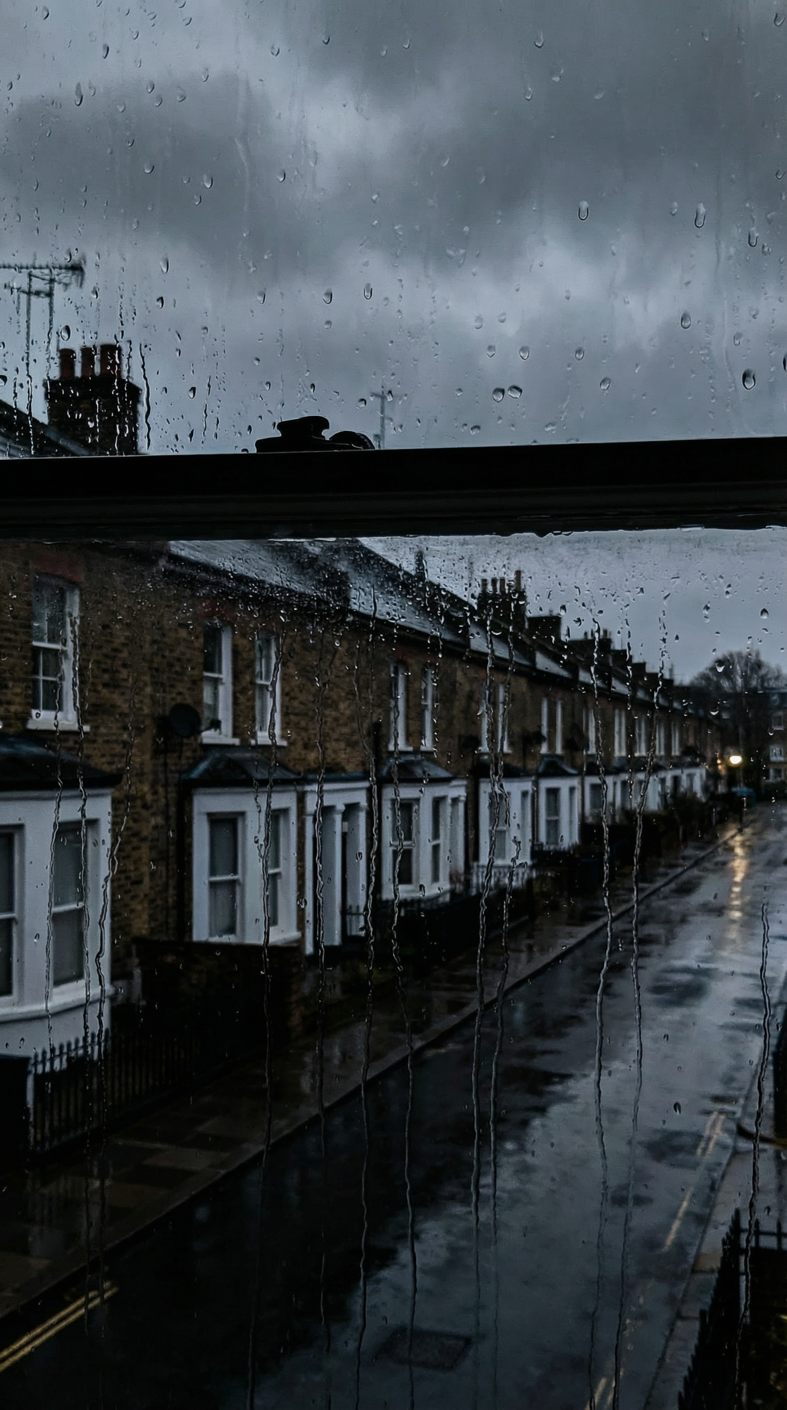 Why Modern Life Quietly Keeps Us Indoors